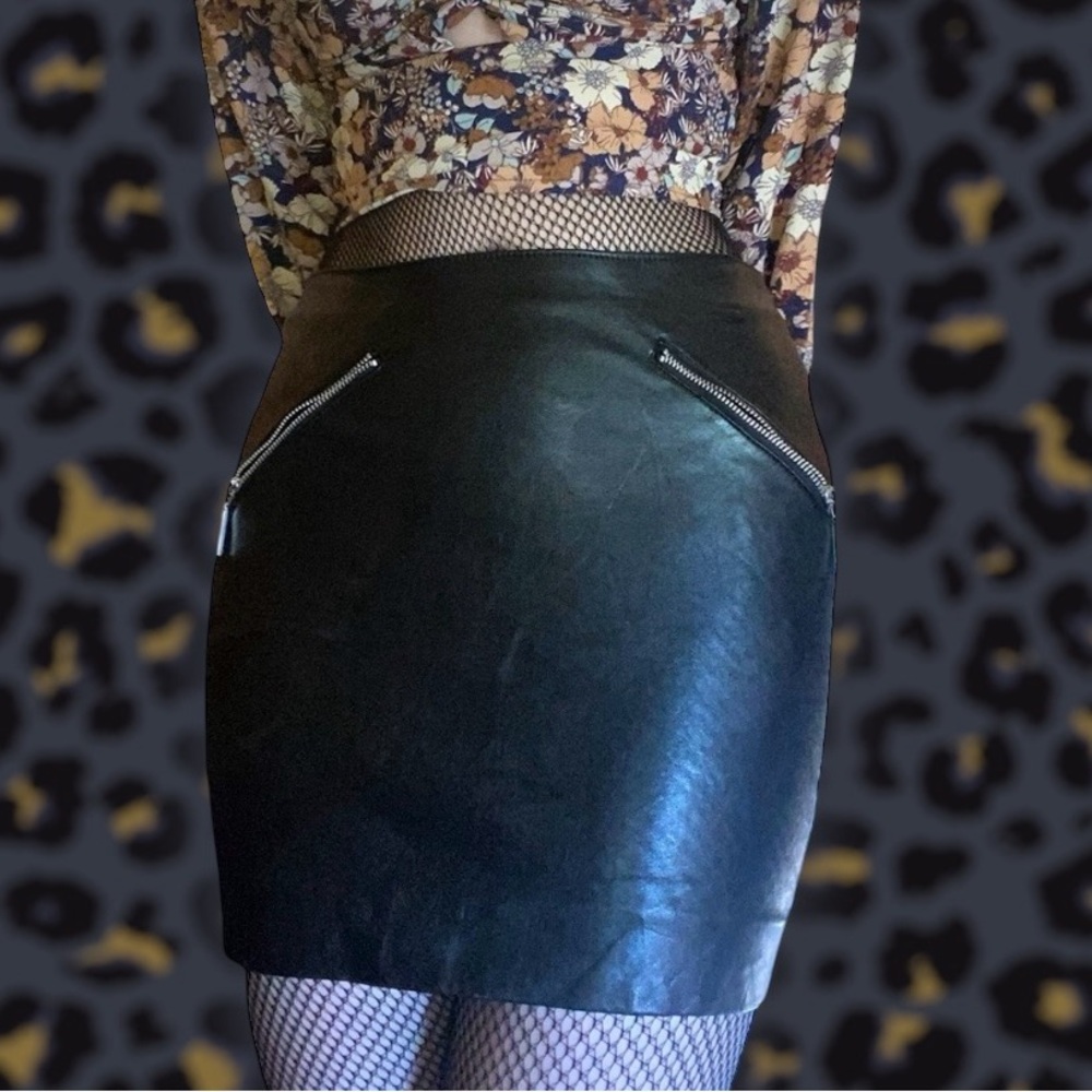Faux leather mini skirt